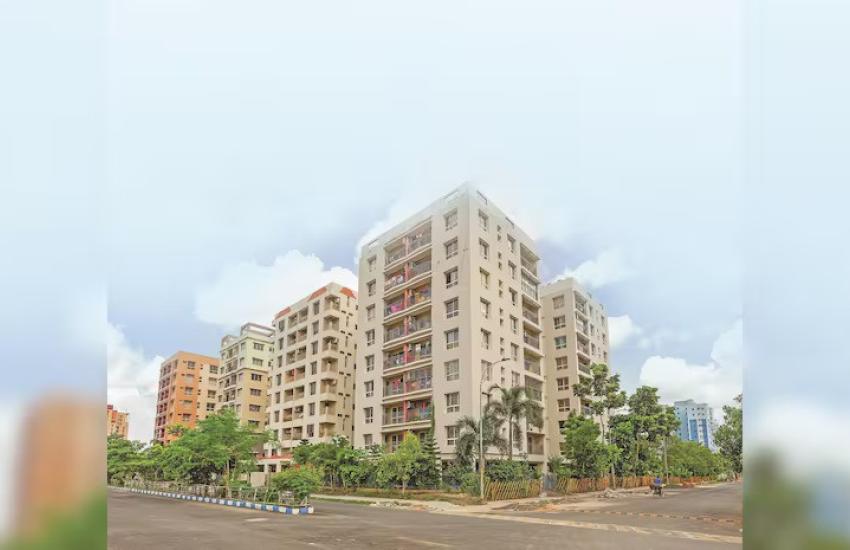 Steady demand, falling supply: What's ahead for mid-segment homes in India? | Business Standard